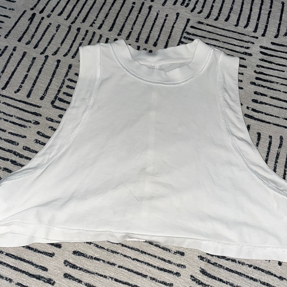 Lulululemon tank top. Great condition and super flattering